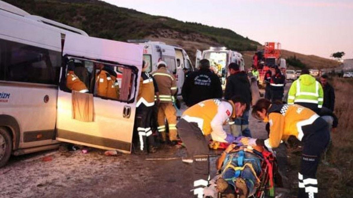 anakkale'de iileri tayan minibs ile vin arpt: 12 yaral