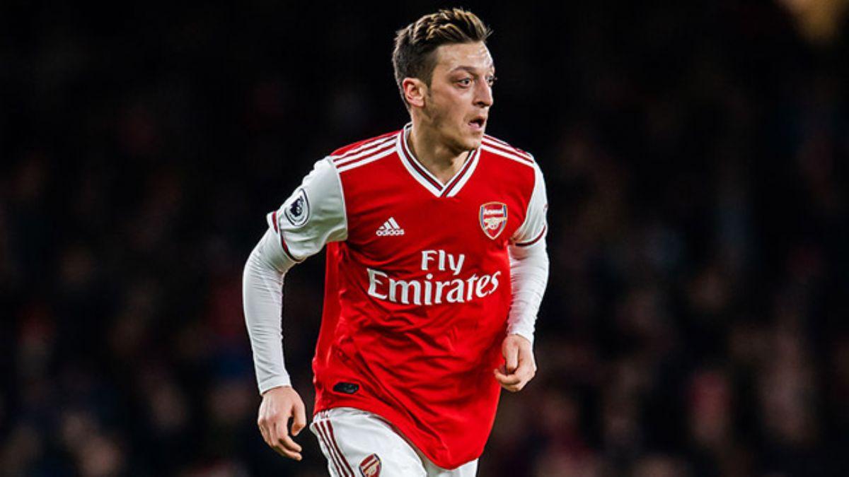 Fenerbahe, Mesut zil'in kiralanmas iin Arsenal ile grmelere balad