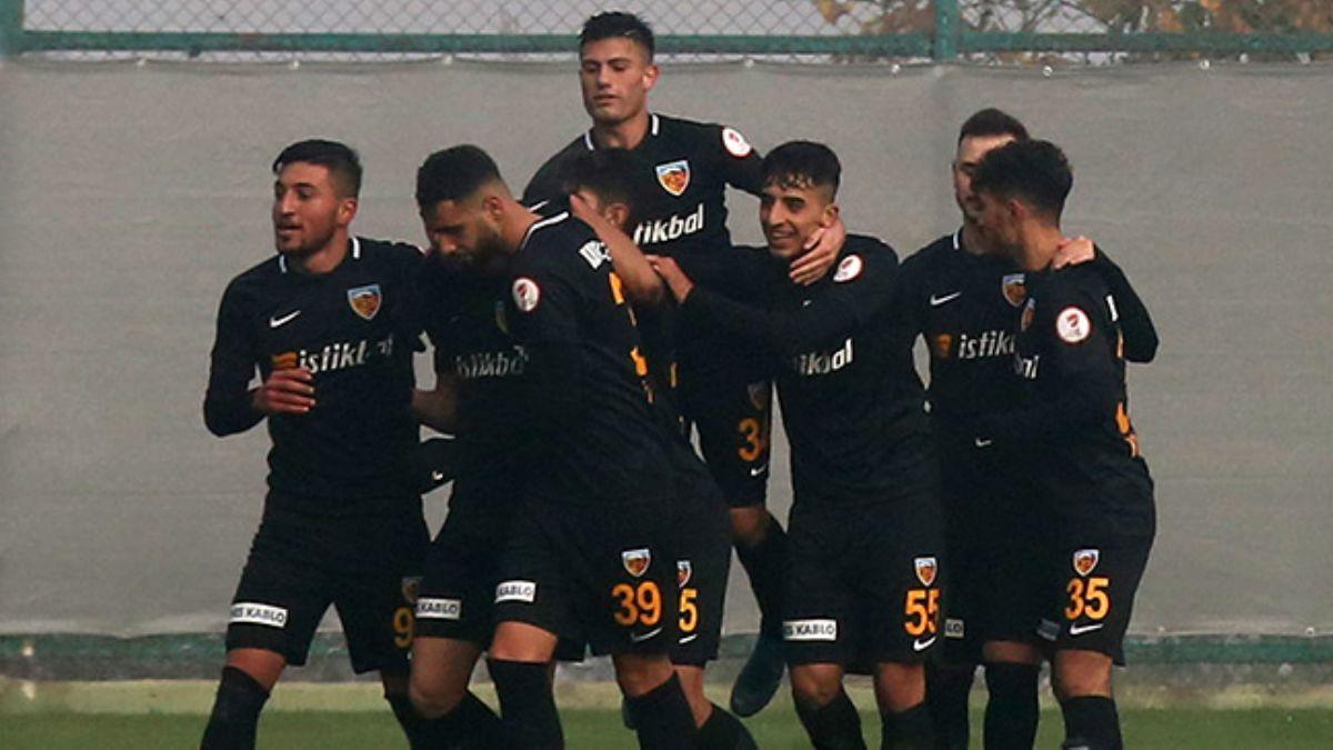 stikbal Mobilya Kayserispor kupada son 16 turuna ykseldi