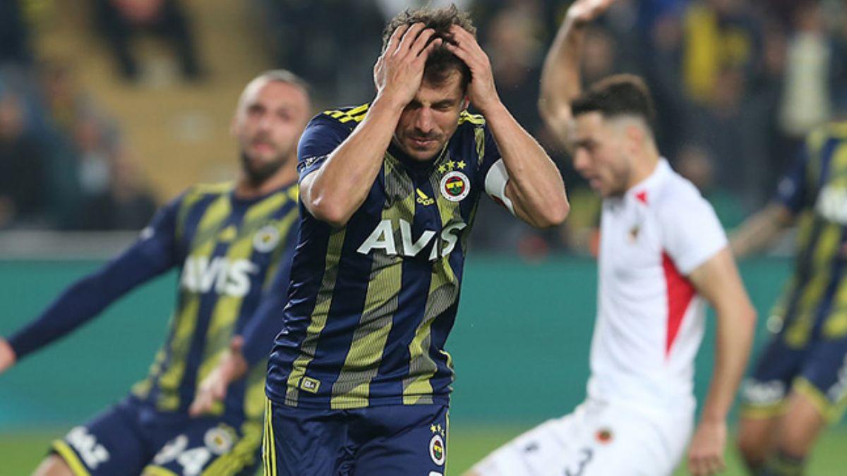 Fenerbahe'de fla Emre Belzolu karar! Kimse bunu beklemiyordu...