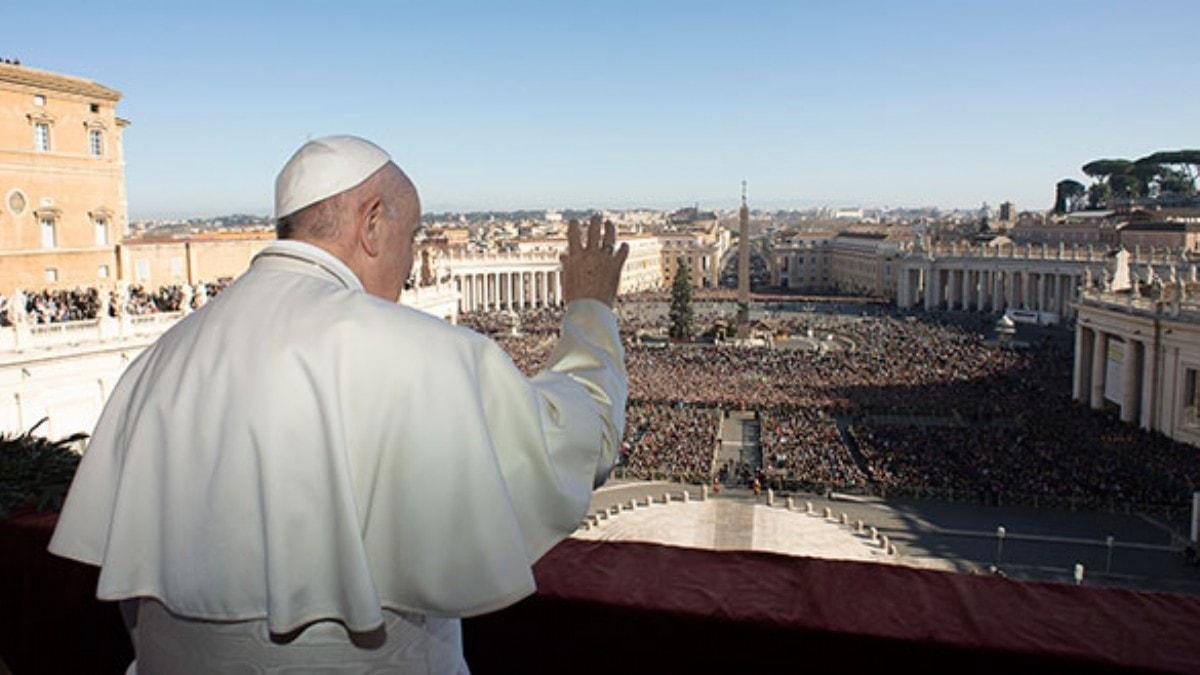 Papa Francis'den bar ars