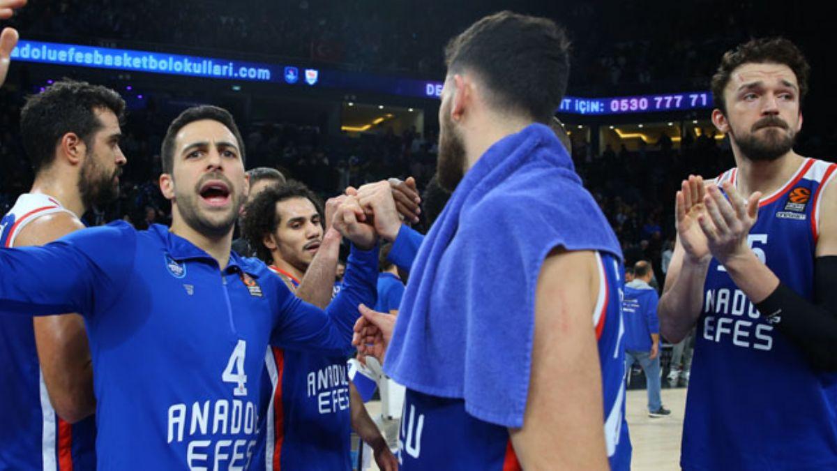 Anadolu Efes, Maccabi FOX'u farkl geti