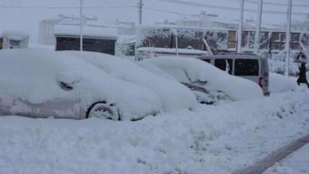 Bitlis'te kar ya: 28 ky yolu ulama kapand