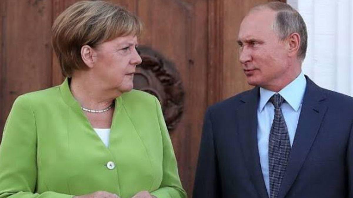 Putin, Merkel ile Libya krizini grt