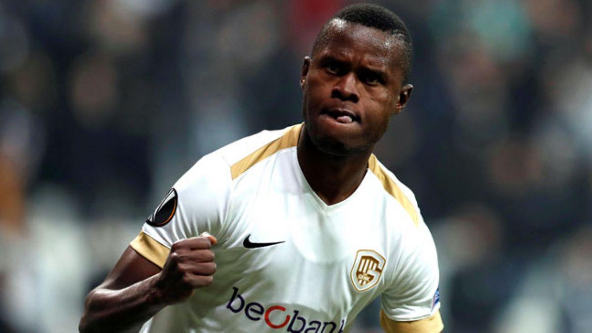 Galatasaray'n gzdesi golc Mbwana Samatta, dn gizlice stanbul'a geldi