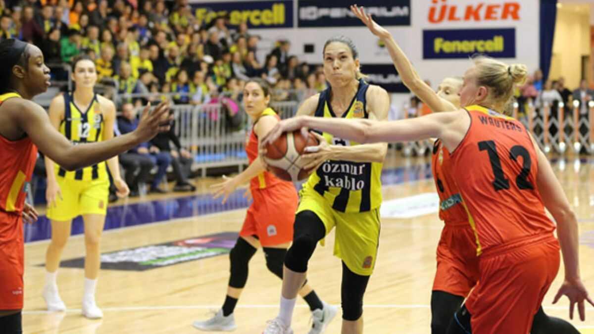 Fenerbahce Oznur Kablo Kadin Basketbol Takimi Cruz La Yollarini Ayirdi