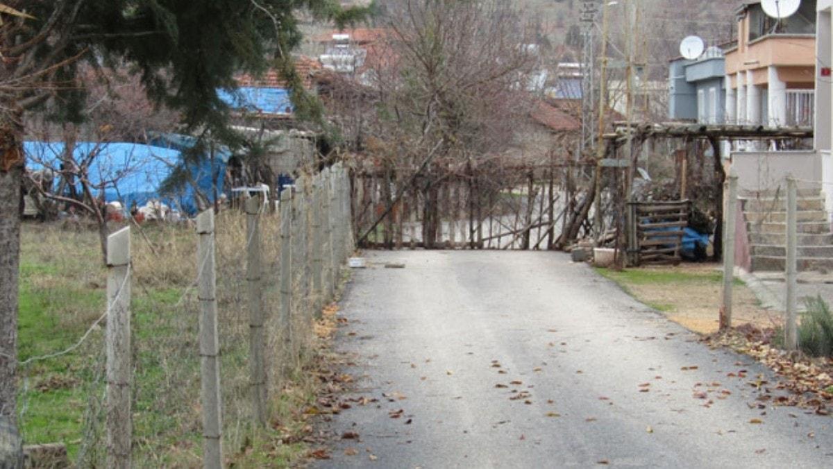 Grenler akna dnd! 'Tapusu bende' dedi yolu, kapatt!