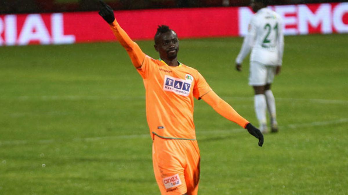 Fenerbahe Cisse iin son teklifini Alanyaspor'a iletti