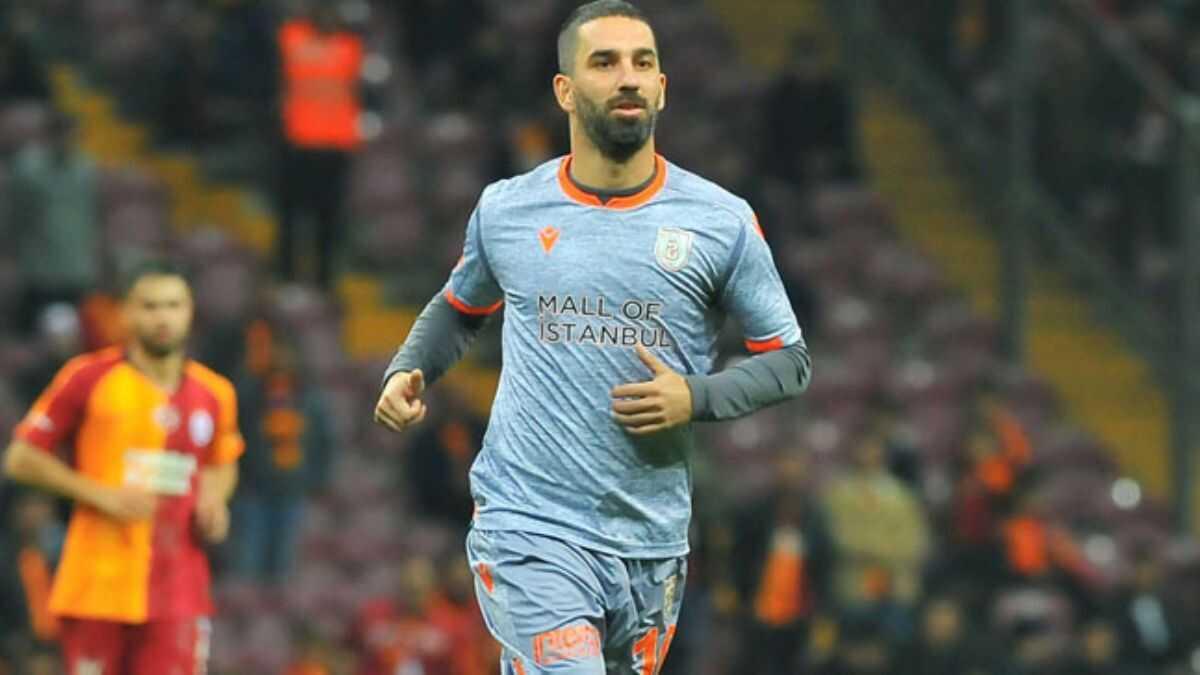 Arda Turan Galatasaray'a imza atarsa bedavaya oynayacak