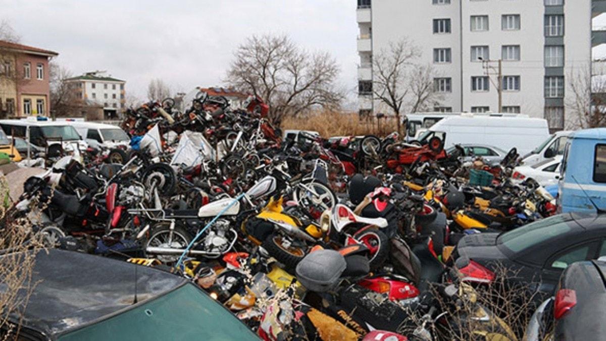 Yediemin otoparklarndaki aralar, rmeye terk edildi