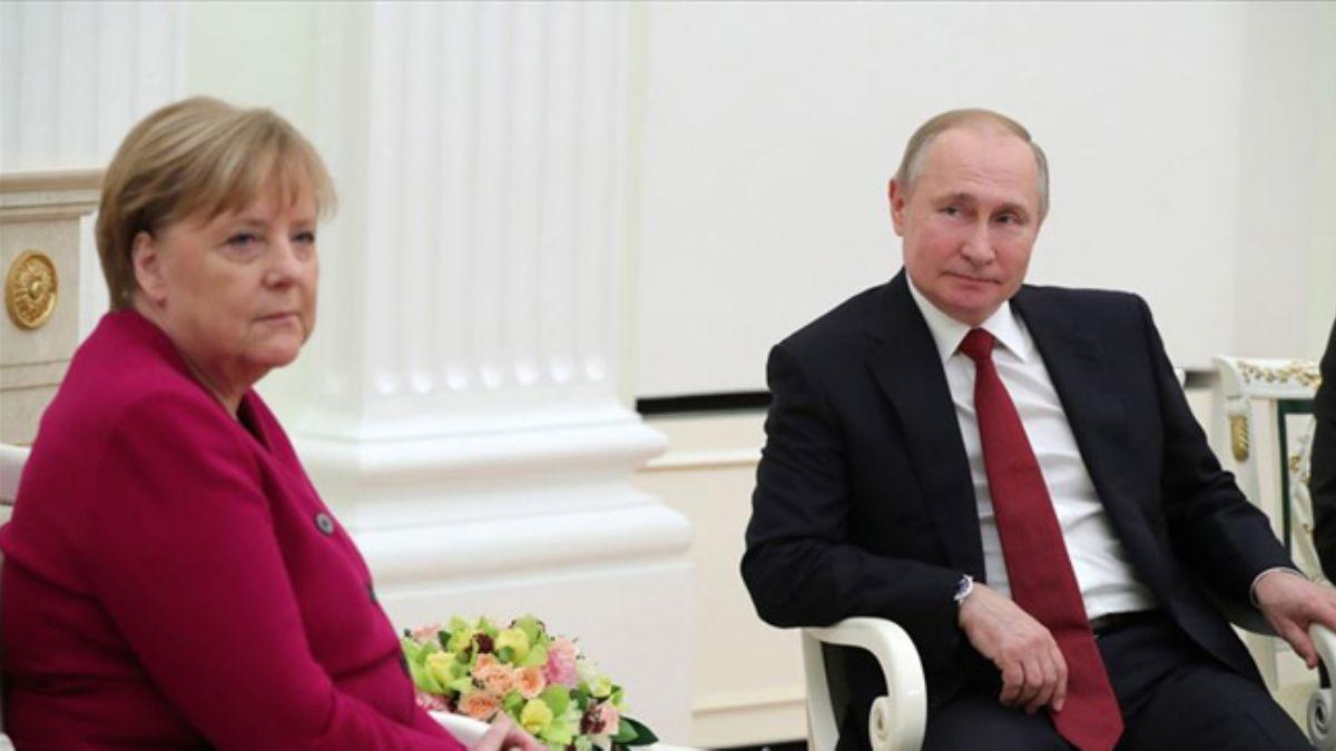 Putin'den Libya'da atekes vurgusu... Merkel destek verdi