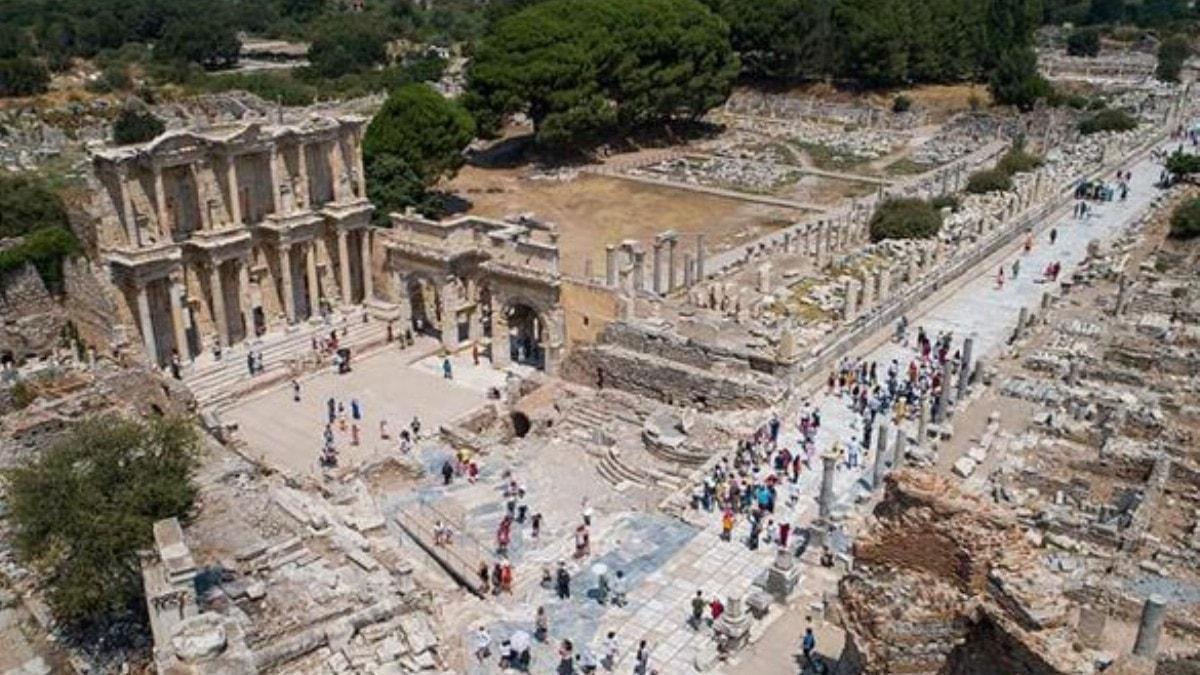 Efes Antik Kenti 2 milyon ziyaretiye yaklat