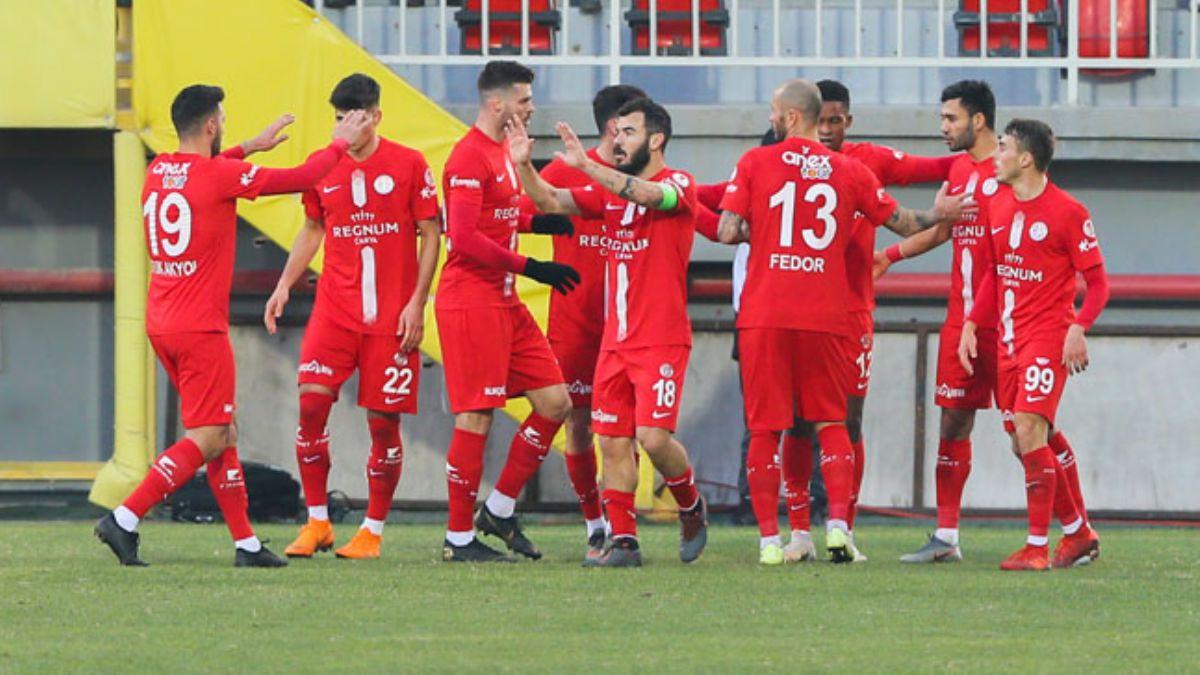 Antalyaspor, kupada Gztepe'yi saf d brakt ve eyrek finale ykseldi