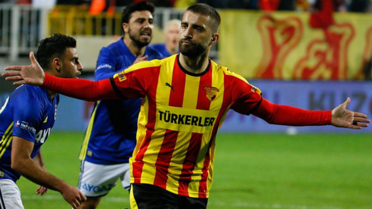 Trabzonspor stoper iin 3 aday belirledi ve grmelere balad