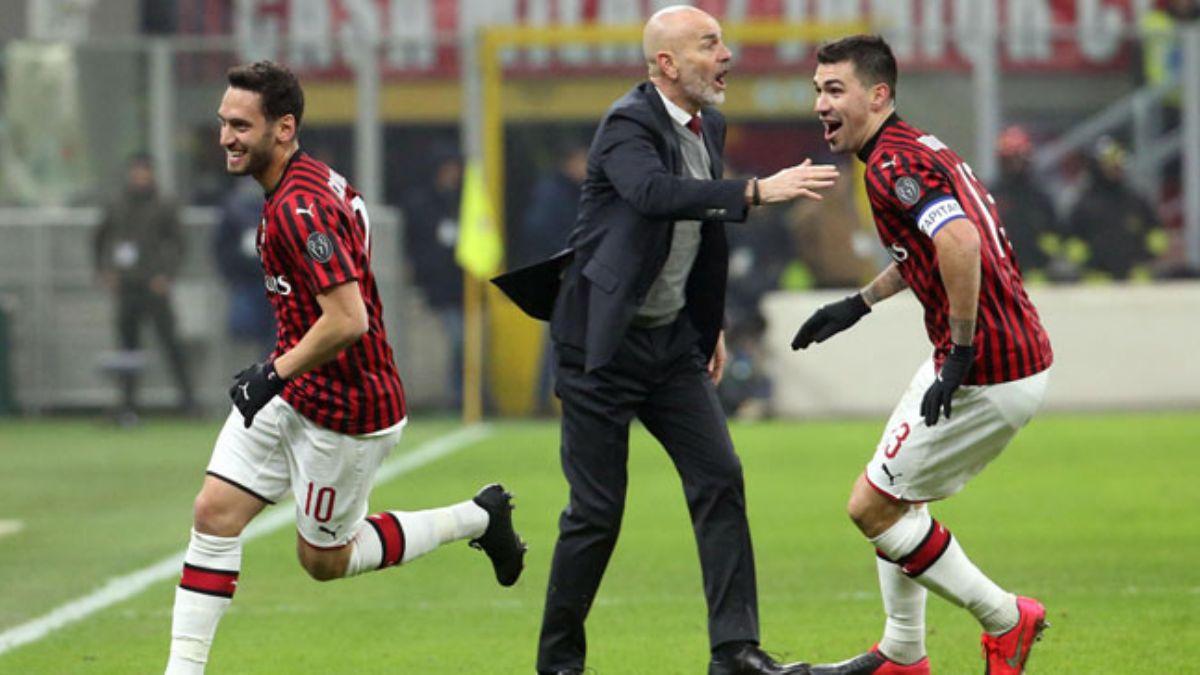 Hakan alhanolu alev ald, Milan kupada yar finale ykseldi