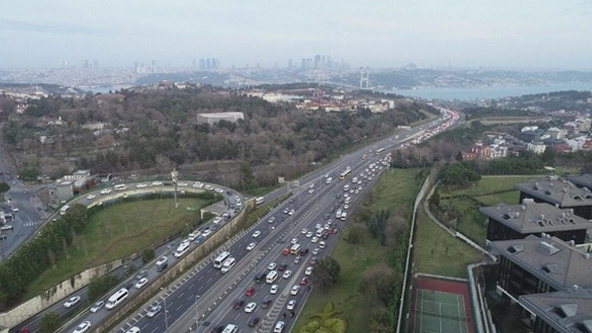 Tatil bitti: stanbul'da youn trafik olutu