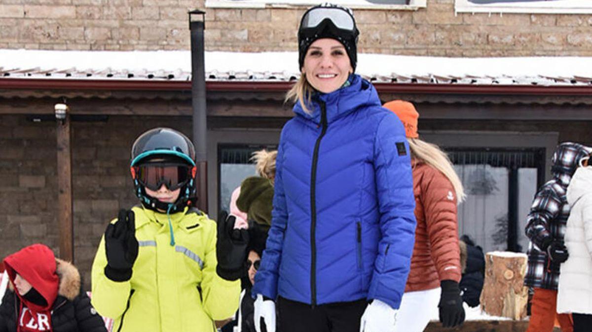 Esra Erol ve olu dris Ali tatile kayakla veda etti