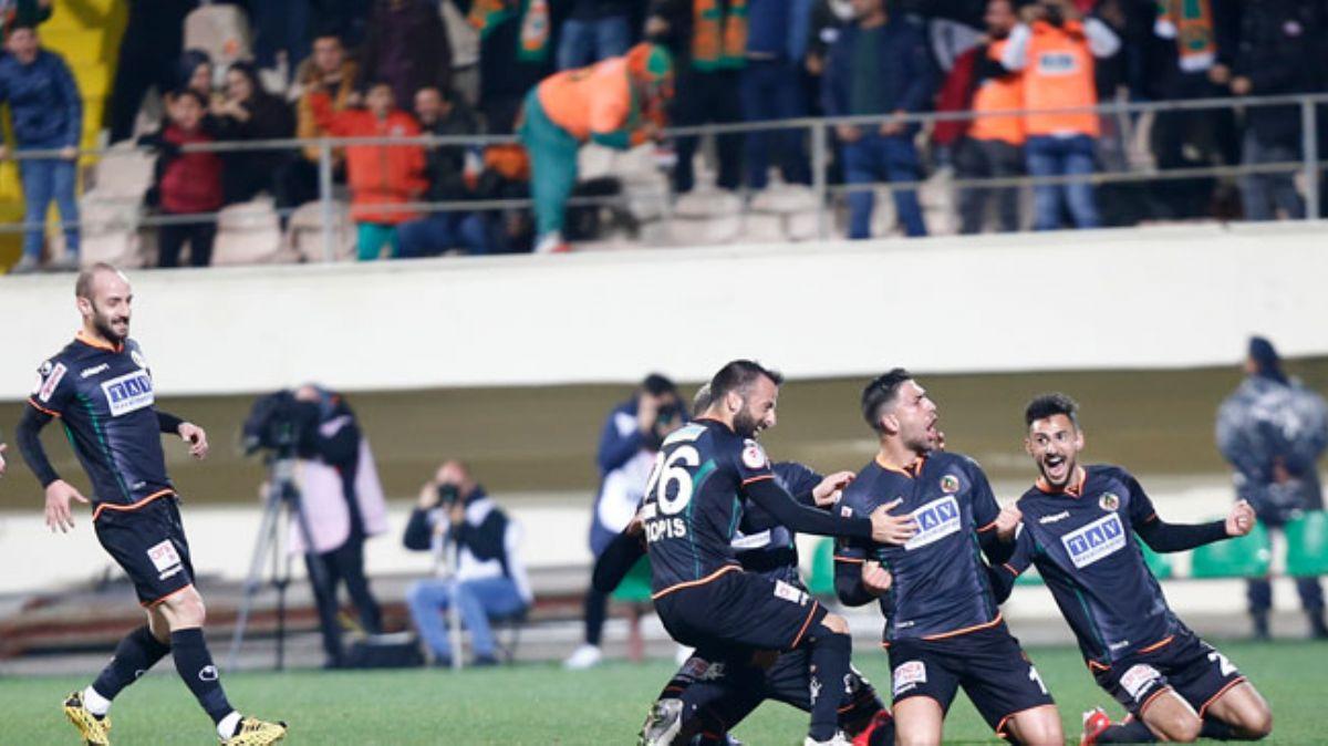 Aytemiz Alanyaspor, kendi sahasnda Galatasaray' malup etti ve yar final iin avantaj kapt