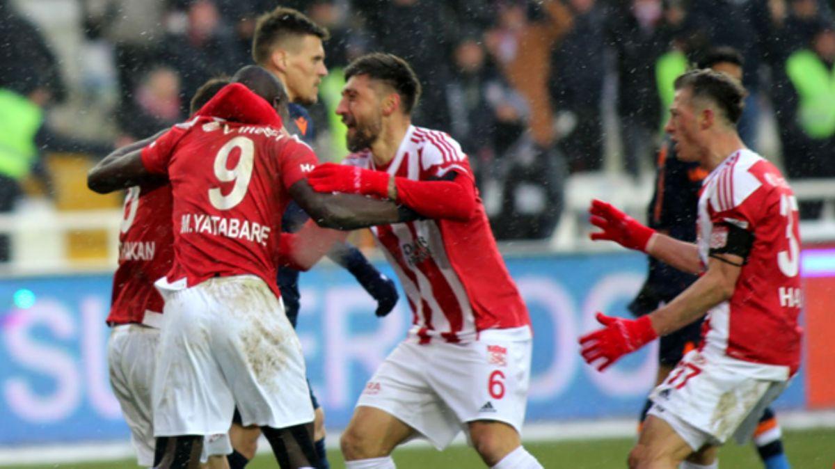 Sper Lig'de i sahada yenilmeyen tek takm Sivasspor