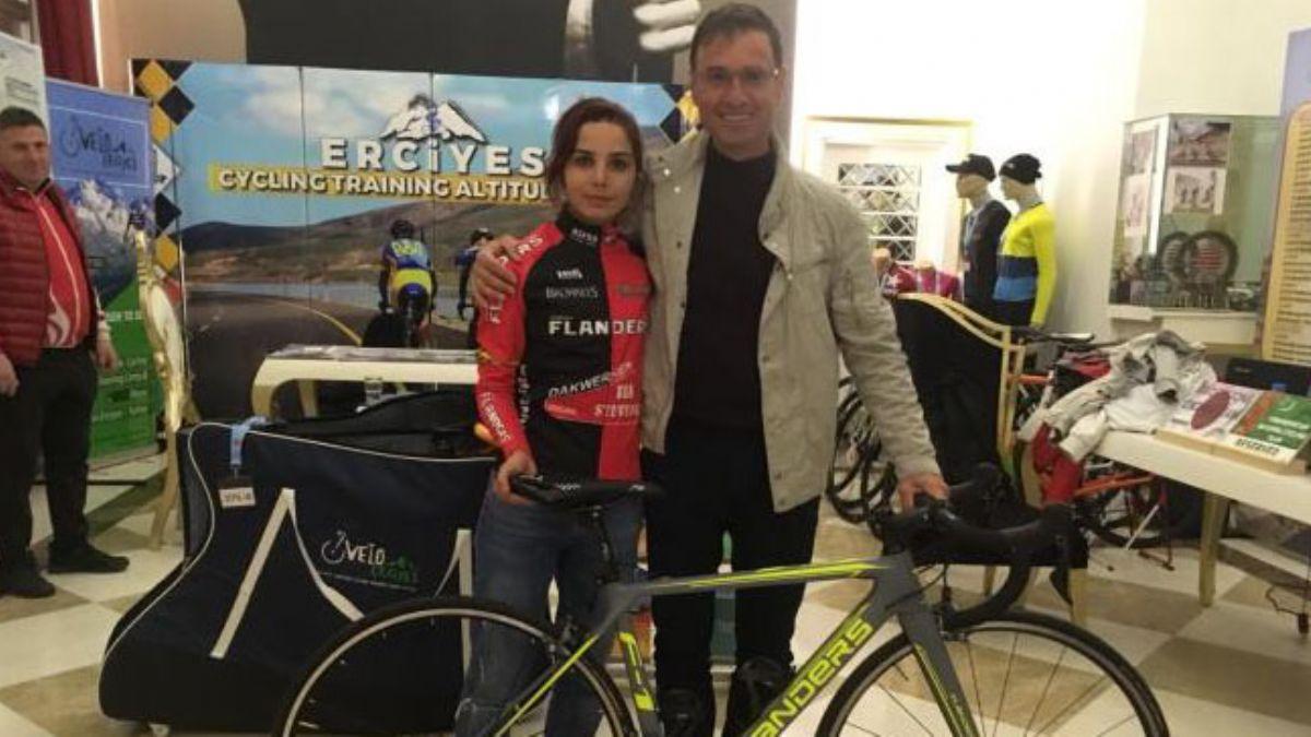Milli bisikleti Azize Bekar, Belika'ya transfer oldu