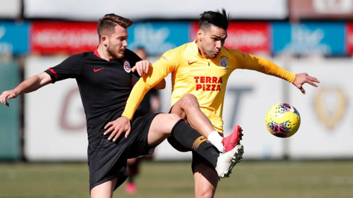 Galatasaray'da yldz golc Falcao takmla almalara balad