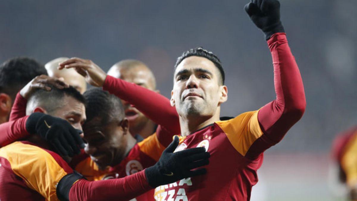 Galatasaray'da Radamel Falcao, Malatya manda kadroda