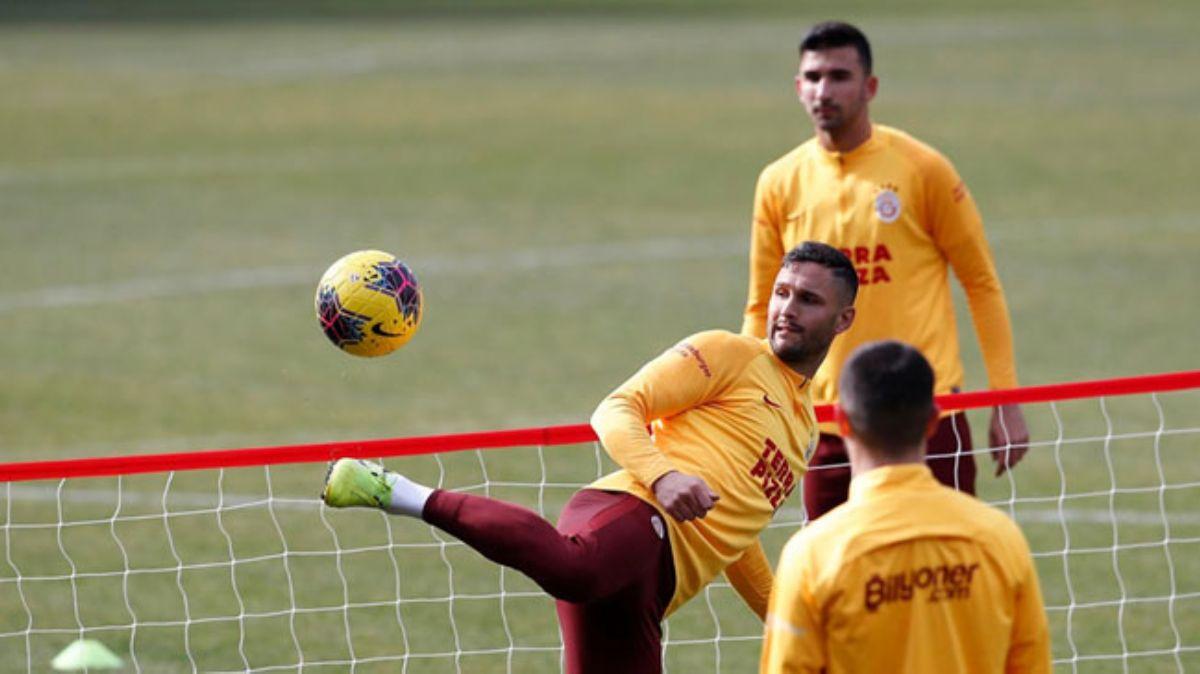 Yeni Malatyaspor mann hazrlklarn srdren Galatasaray ayak tenisi oynad
