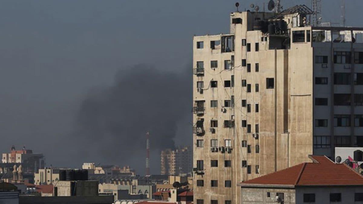 srail'den Gazze'de Hamas'a ait hedeflere hava saldrs