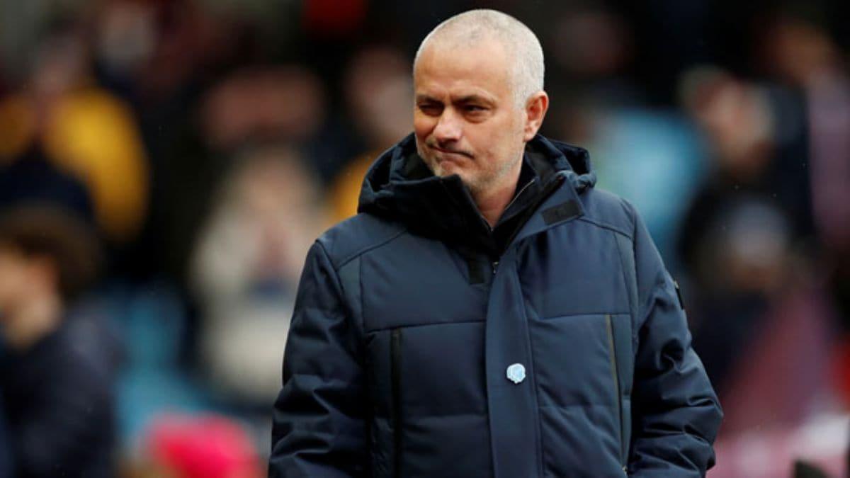 Jose Mourinho yeni imajnn sulusu olarak berberini gsterdi