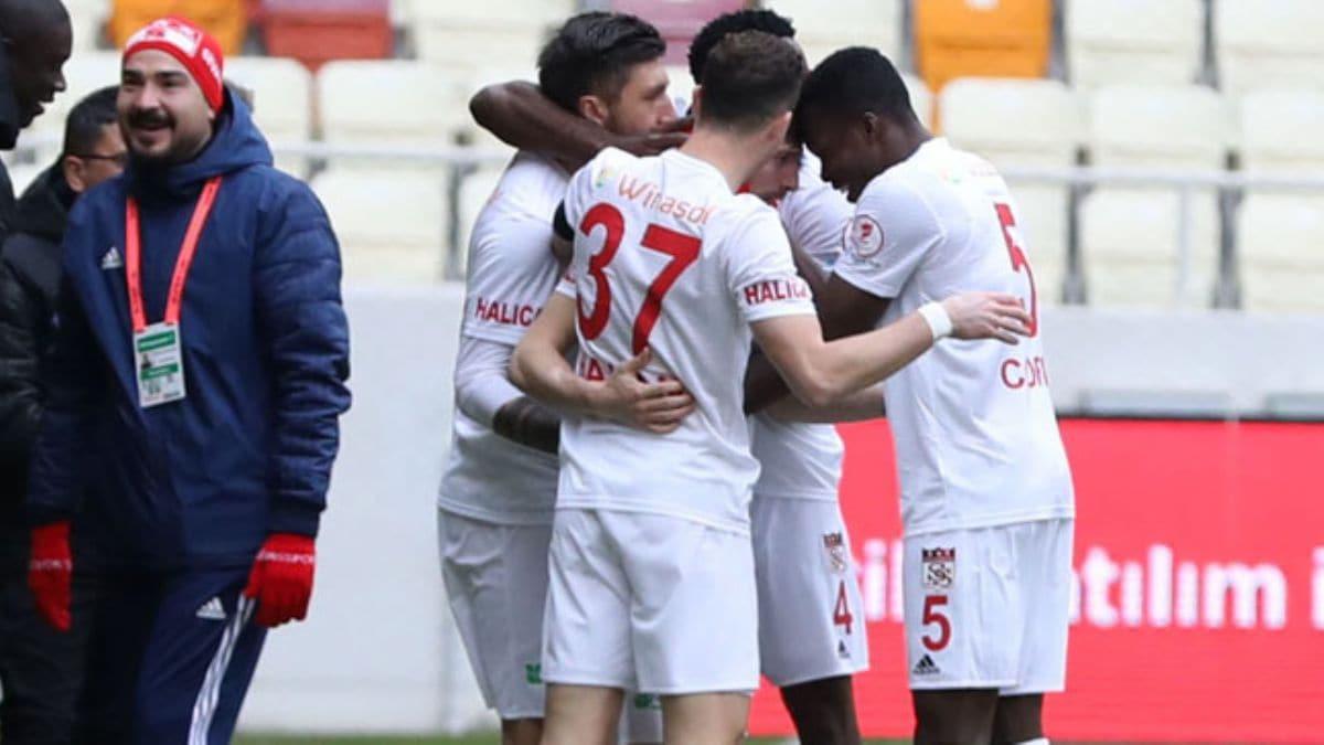 Sivasspor ligin ikinci yarsnda 3 puan mumla aryor