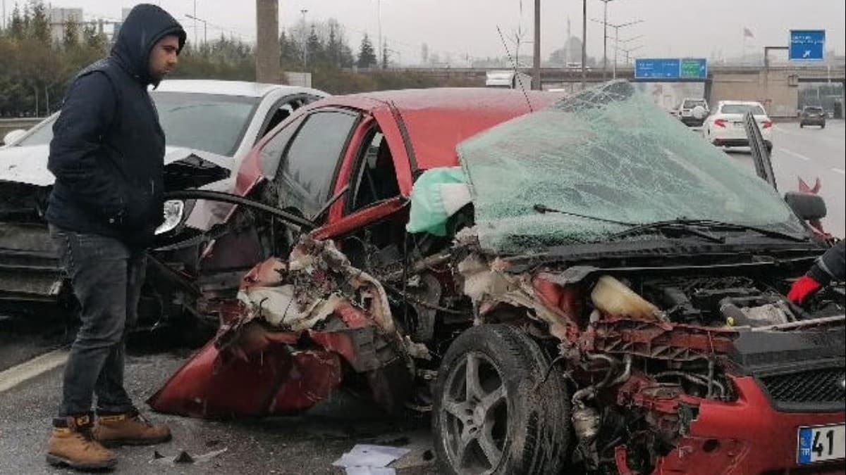 Gebze'de zincirleme trafik kazas: 4 yaral