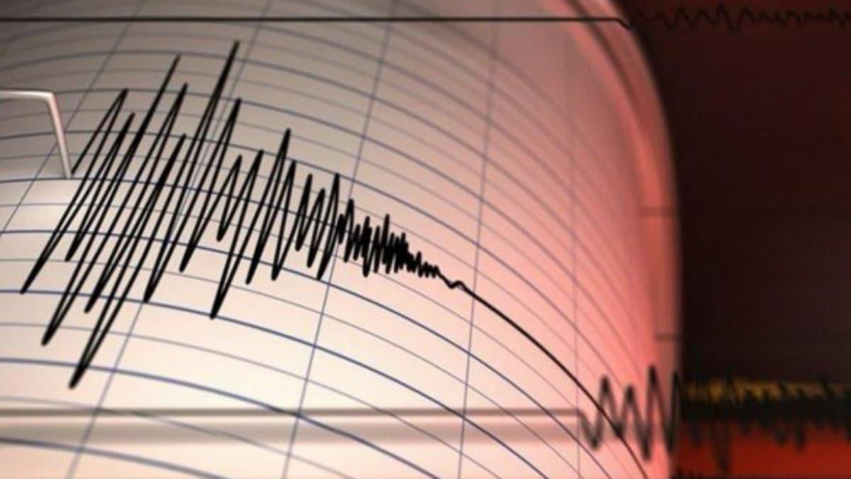 Manisa'da deprem oldu! Deprem zmir, Balkesir ve Bursa'da da hissedildi