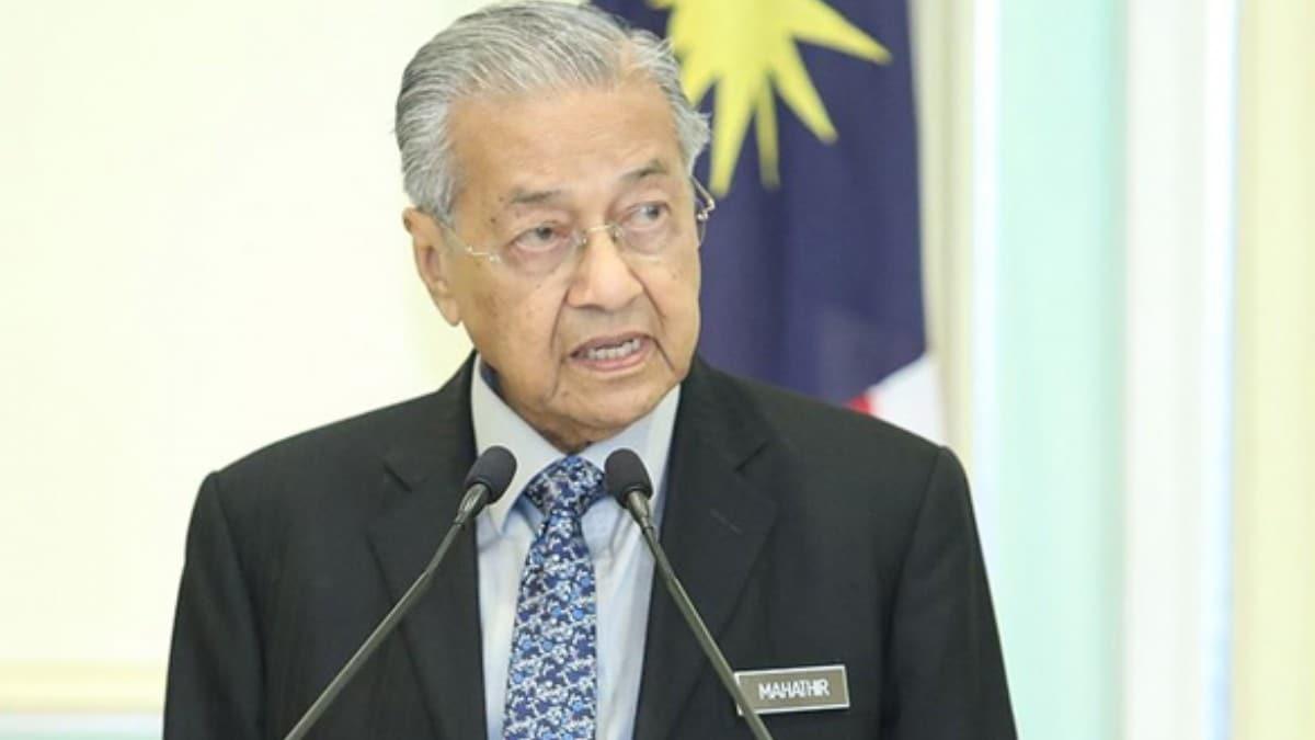 Malezya Babakan Mahathir Muhammed istifa etti