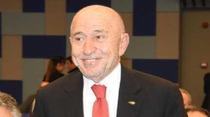 11 y�ll�k hasret bitiyor! Nihat �zdemir'den �zmir'e milli ma� m�jdesi