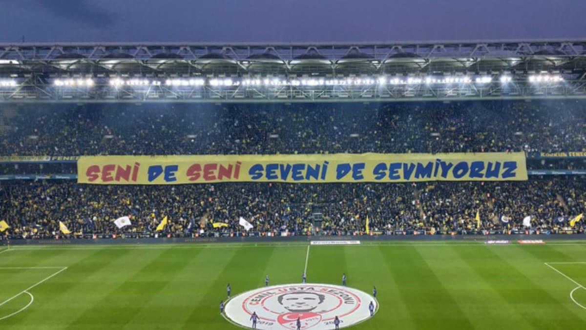 Fenerbahe'den Galatasaray'a pankart cevab: Yllardr mottolar 'Seni sevmeyen lsn'