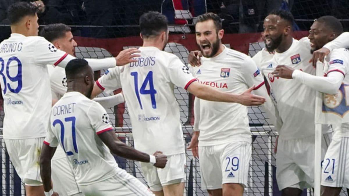 Lyon, Juventus deplasmanna avantajl skorla gidiyor