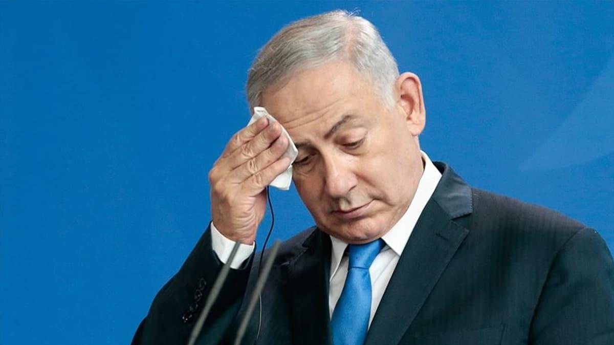 Netanyahu bir sandalyeye muhta oldu!