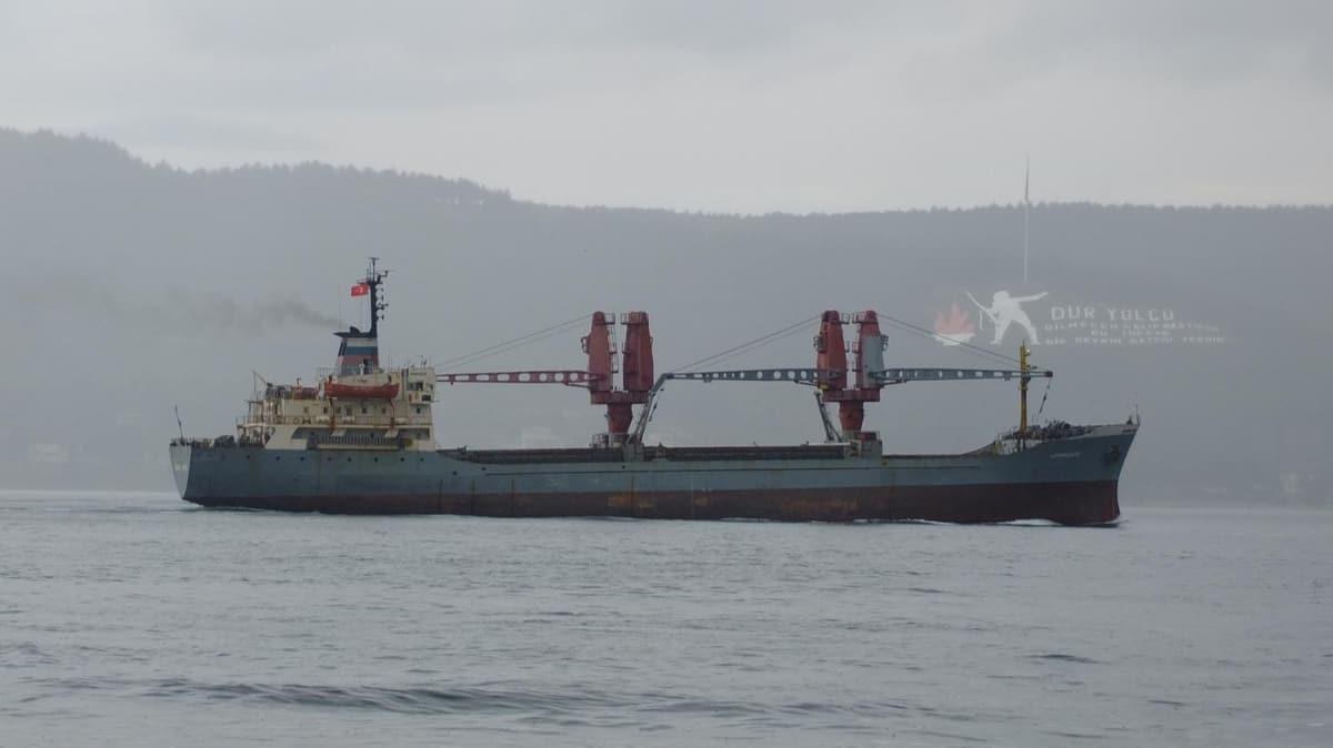 Rus askeri kargo gemisi 'Dvinitsa-50' anakkale Boaz'ndan geti