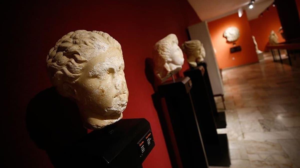 Antalya Mzesi'nde 48 yldr sergileniyordu... O portre heykel Sappho kt!