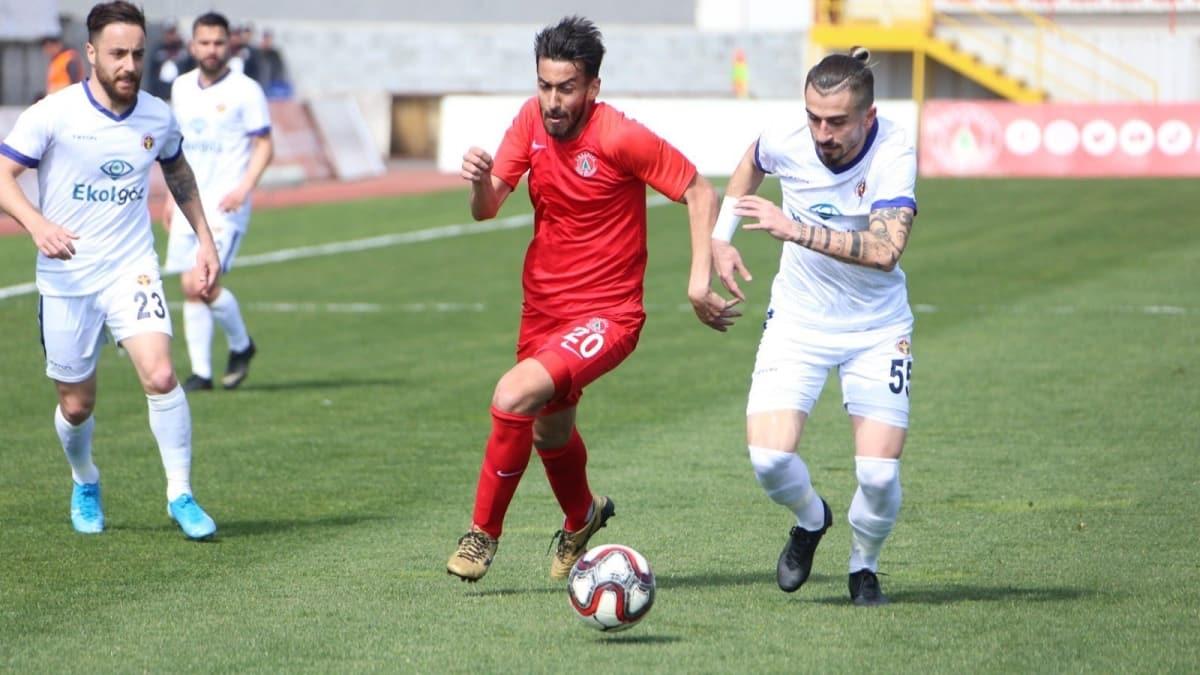Ümraniyespor - Menemenspor maçından galip çıkmadı