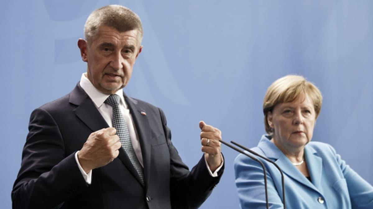 ekya Babakan Babis, koronavirs aklamasndan dolay Merkel'i eletirdi