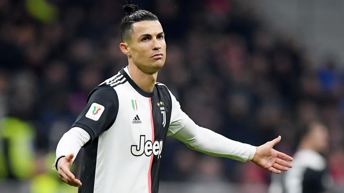 Cristiano Ronaldo, koronavirs salgn sebebiyle talya'ya dnmeyeceini Juventus'a bildirdi
