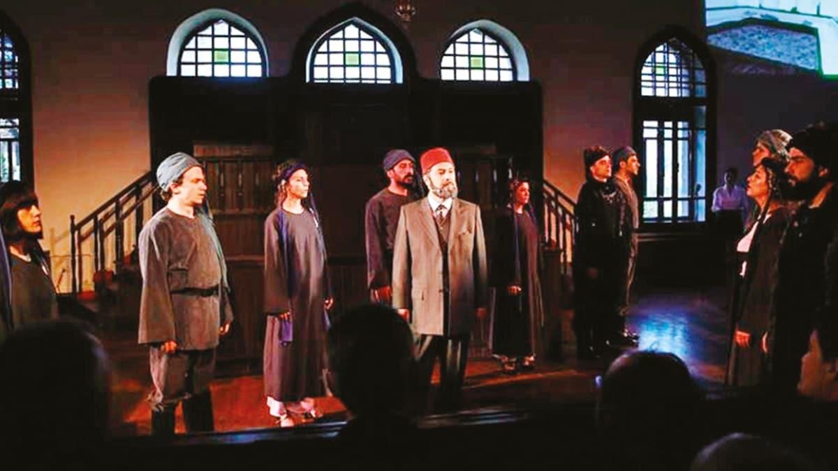 Devlet Tiyatrolar stiklal airi'ni 'Mehmet Akif' oyunuyla and
