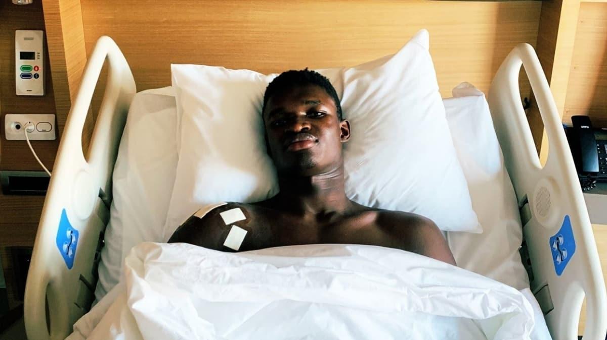 Pnar Karyaka'da ameliyat olan Adem Bona, 6 ay forma giyemeyecek