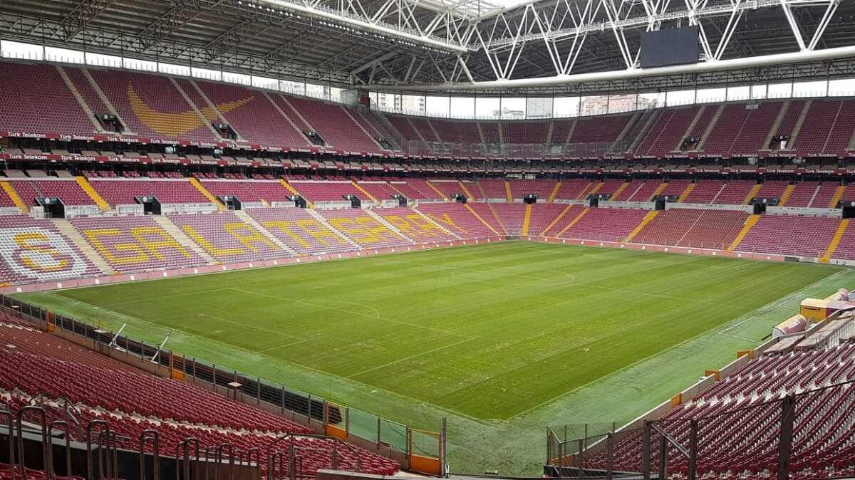 Galatasaray - Beikta derbisi 2007'de seyircisiz oynanmt