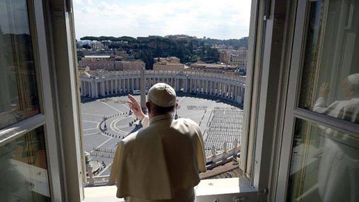 Koronavirs nedeniyle halk katlmad! Papa Francis bo meydan kutsad
