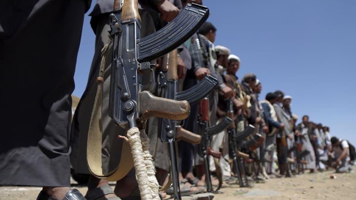Yemen'deki Husiler ile koalisyon güçlerinin petrol çatışması sürüyor