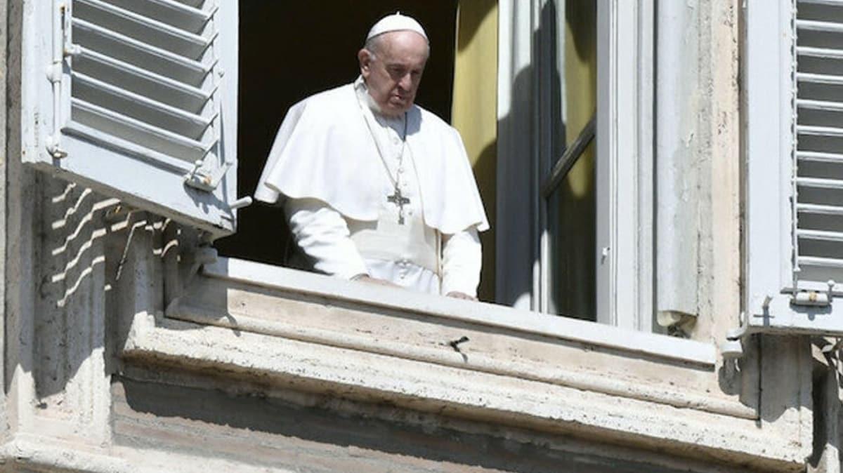Papa ile ayn konutta ikamet eden rahibe koronavirs tehisi konuldu