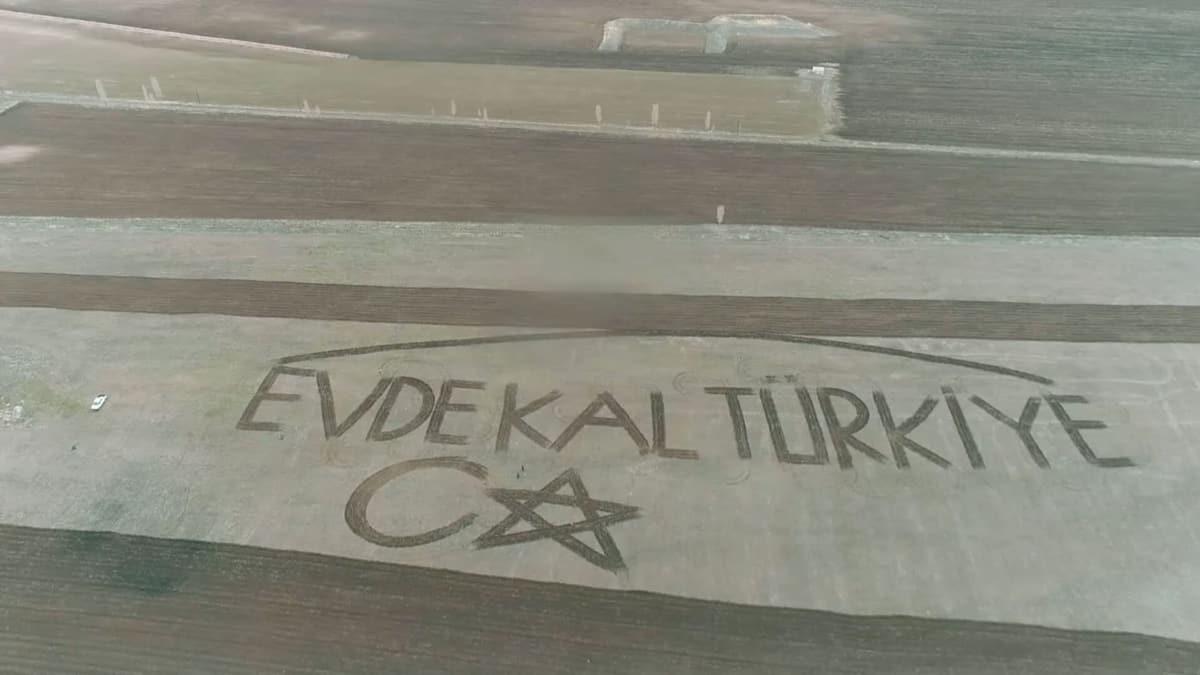 Erzurum'da iftiler "Evde kal Trkiye" sloganna tarla srerek dikkat ekti