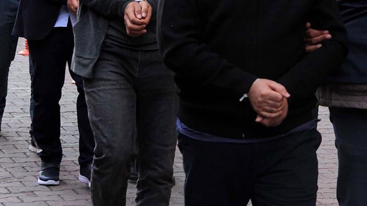 Adana'da emeklileri dolandran zanl, polisin 'yardm ekibi' oyunuyla yakaland